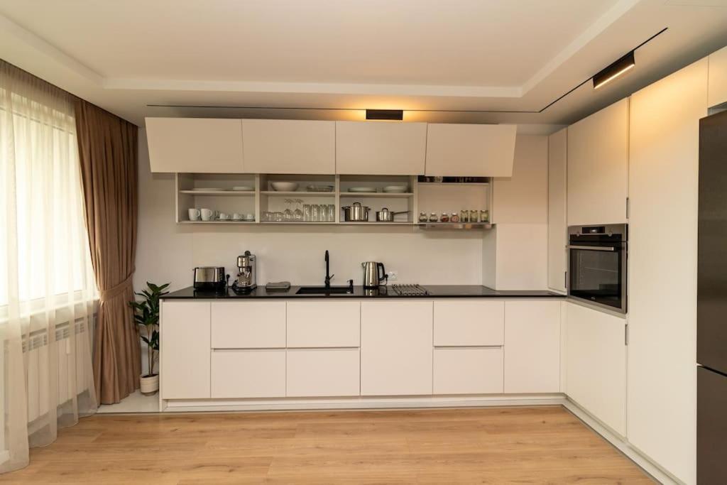 Gran Capital Top Central Apartment Sofia Bagian luar foto